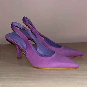 Pointed Slingback Heels in Lilac